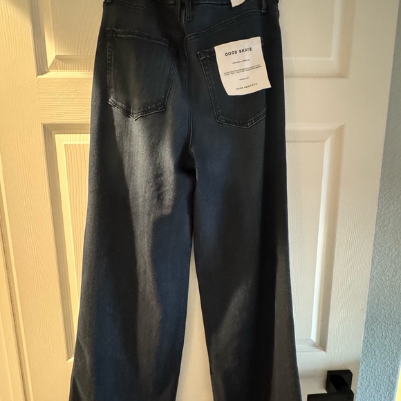 NWT!!! SOLD OUT Good American Good Skate Jeans - Picture 8 of 13